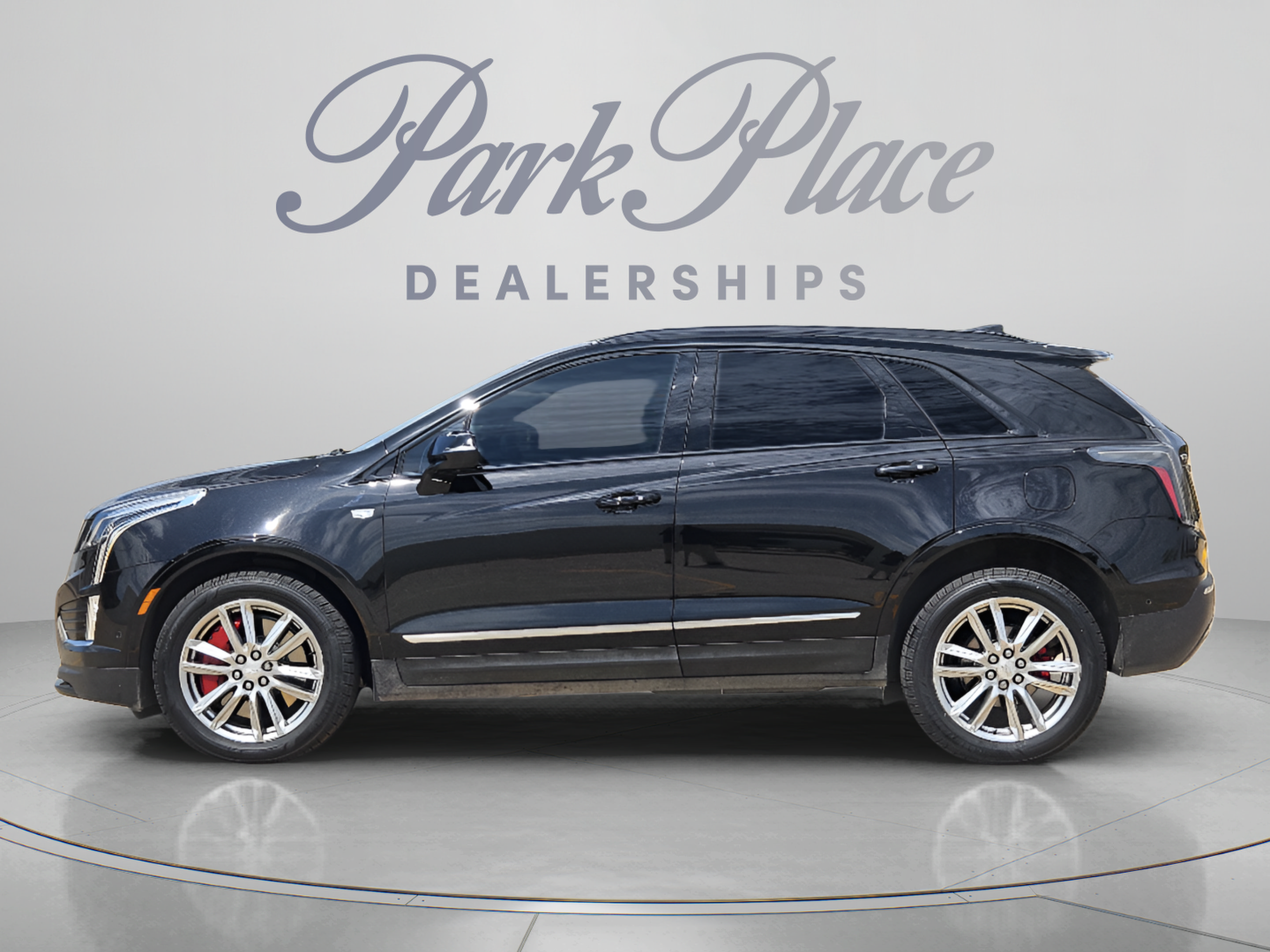 Used 2023 Cadillac XT5 Sportv w/ Technology Package AWD/4WD image 2