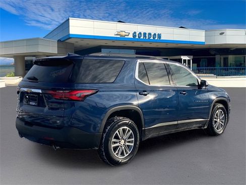 Used 2023 Chevrolet Traverse LT image 8