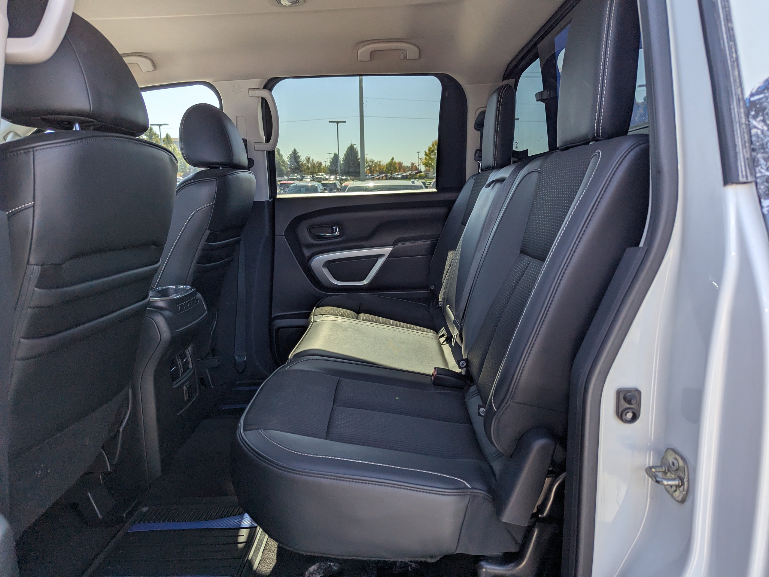 Used 2016 Nissan Titan PRO-4X AWD/4WD image 29