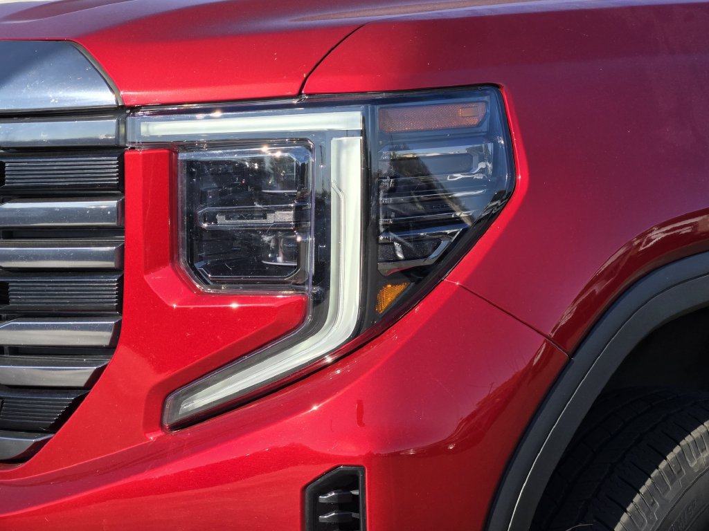 Certified 2023 GMC Sierra 1500 AT4 w/ Technology Package AWD/4WD image 5