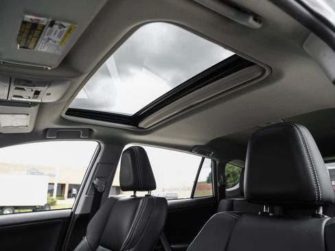 Used 2017 Toyota RAV4 Limited FWD image 4