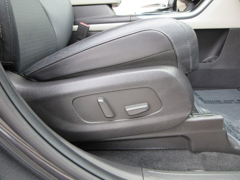 Used 2022 Kia Carnival SX Prestige image 30