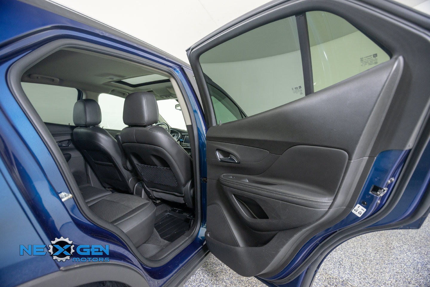 Used 2020 Buick Encore Preferred w/ Safety Package FWD image 34