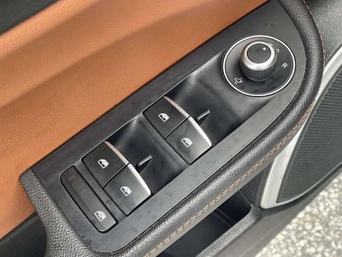 Used 2018 Alfa Romeo Giulia AWD image 19