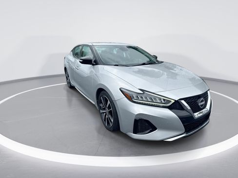 Used 2023 Nissan Maxima SV w/ Floor Mat Group FWD image 2