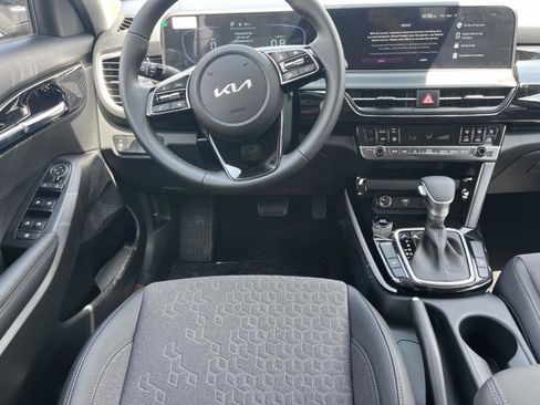 New 2026 Kia Seltos S FWD image 12