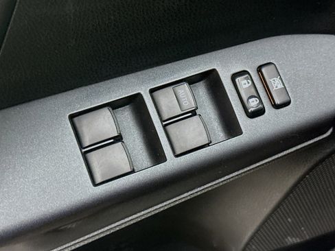 Used 2018 Toyota RAV4 LE image 15