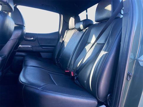 Used 2022 Toyota Tacoma Limited image 26