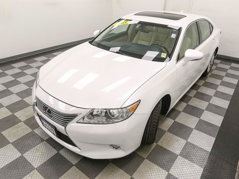 Used 2015 Lexus ES 350 w/ Premium Package FWD image 6