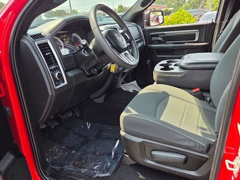 Used 2024 RAM 1500 Warlock AWD/4WD image 15
