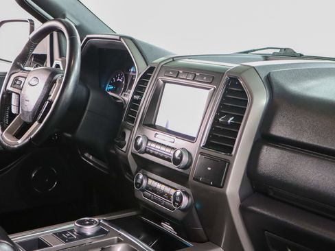 Used 2021 Ford Expedition XLT image 27