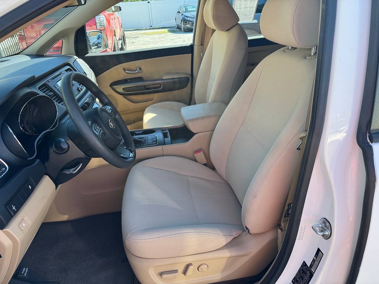 Used 2016 Kia Sedona LX FWD image 12