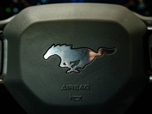 Used 2025 Ford Mustang Premium image 30