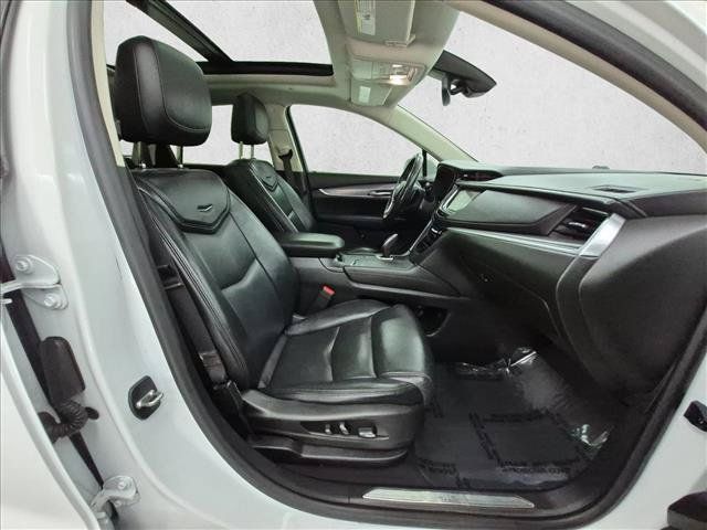 Used 2017 Cadillac XT5 Luxury w/ Driver Awareness Package FWD image 25