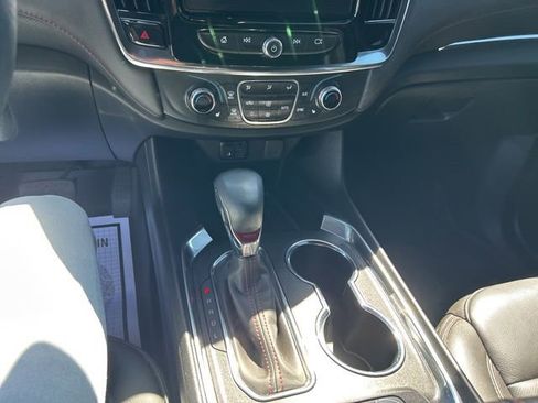Used 2023 Chevrolet Traverse RS FWD image 26