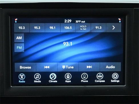 Used 2021 Chrysler Voyager L image 28