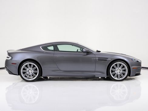 Used 2009 Aston Martin DBS Coupe RWD image 2