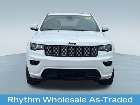 Used 2019 Jeep Grand Cherokee Altitude AWD/4WD image 2