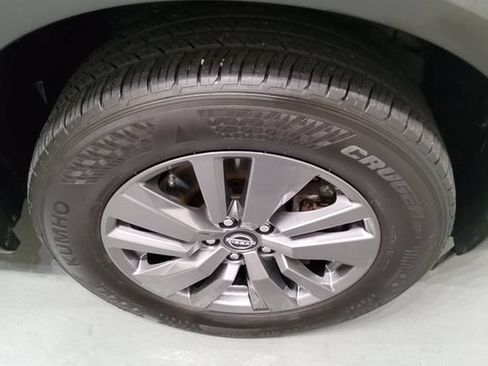 Used 2024 Nissan Pathfinder SV AWD/4WD image 30