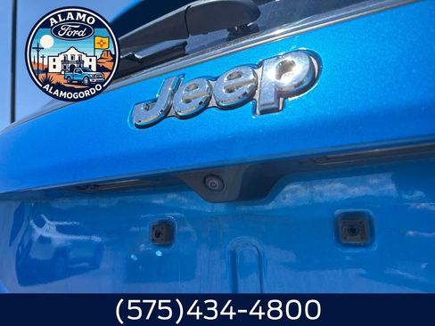 Used 2024 Jeep Compass Latitude image 16