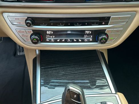 Used 2019 BMW 750i xDrive w/ Executive Package AWD/4WD image 33