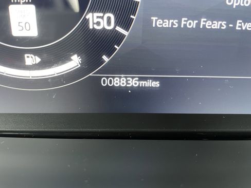 Certified 2024 Land Rover Discovery S image 25