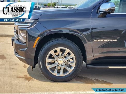 Used 2025 Chevrolet Suburban Premier RWD image 12