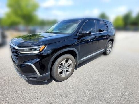Used 2025 Honda Pilot EX-L image 2