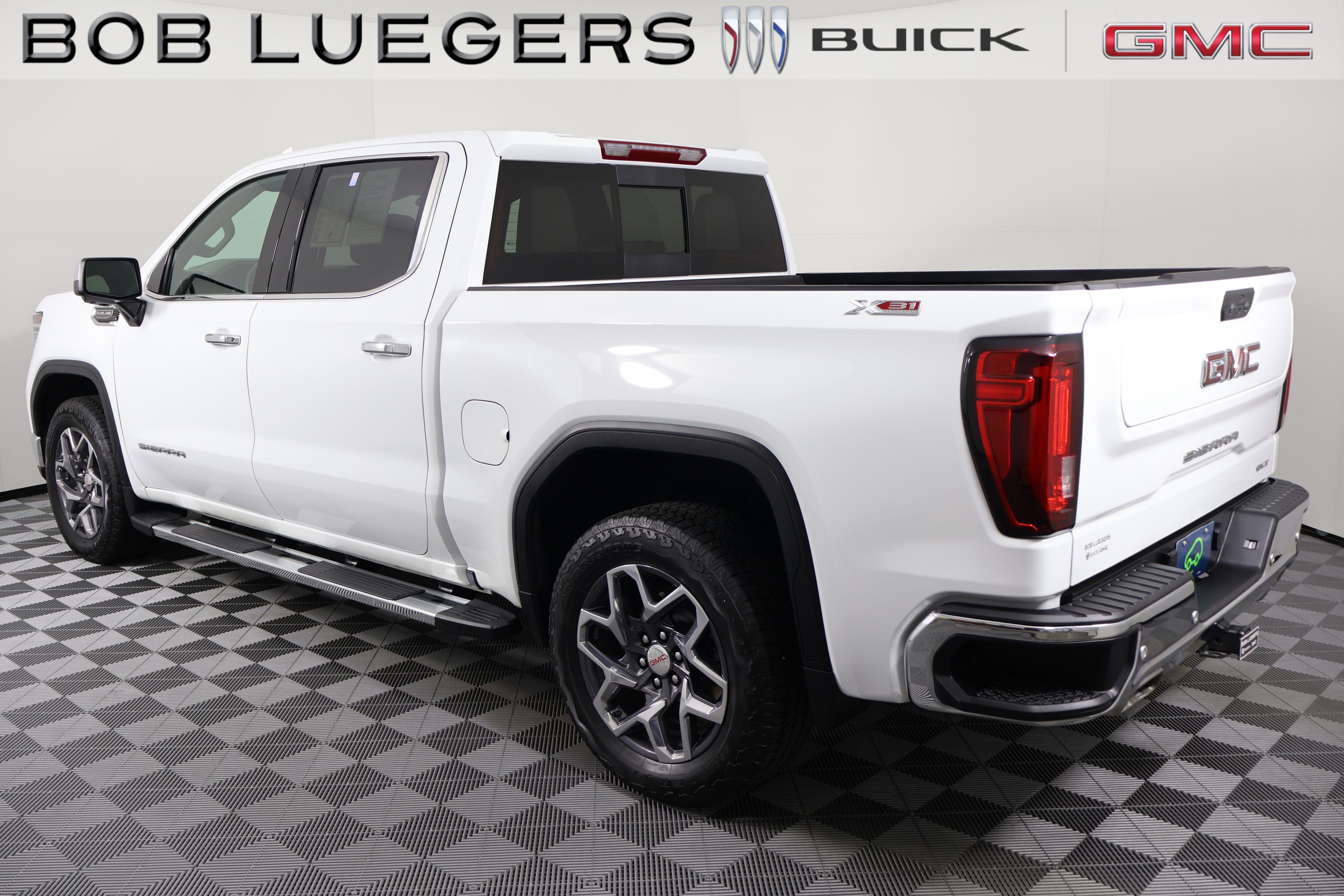 Certified 2025 GMC Sierra 1500 SLT w/ SLT Premium Plus Package AWD/4WD image 6