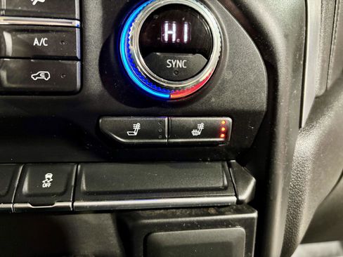 Used 2023 GMC Sierra 2500 SLE w/ SLE Convenience Package image 5