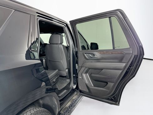 Used 2024 Chevrolet Tahoe Z71 w/ Luxury Package AWD/4WD image 33