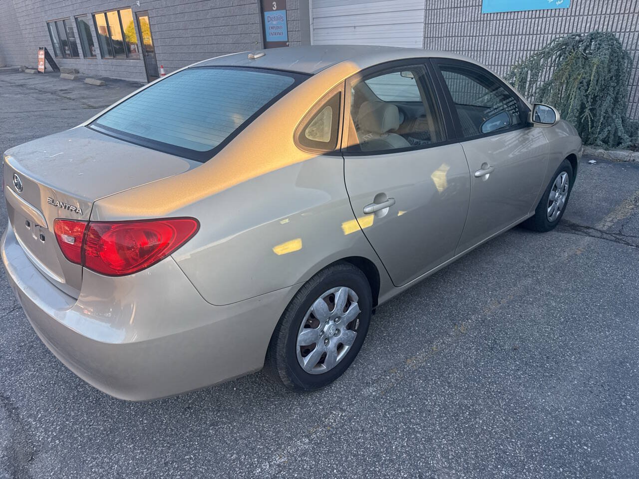 Used 2007 Hyundai Elantra GLS FWD image 4