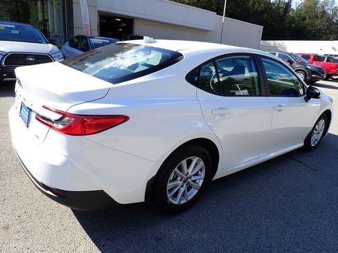 Certified 2025 Toyota Camry LE image 4