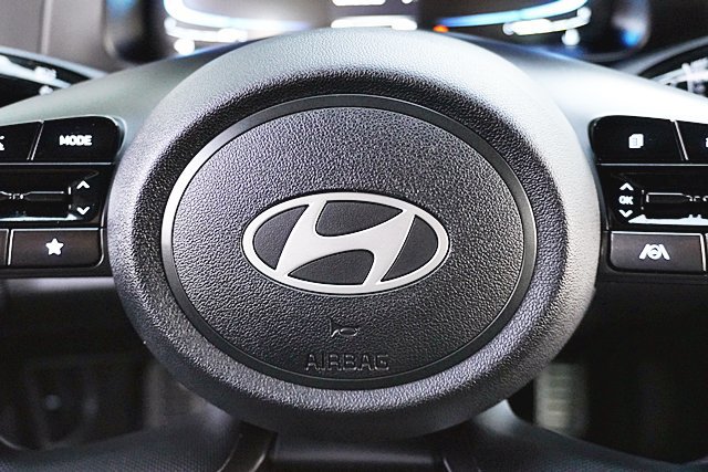 Certified 2025 Hyundai Elantra Sport FWD image 44
