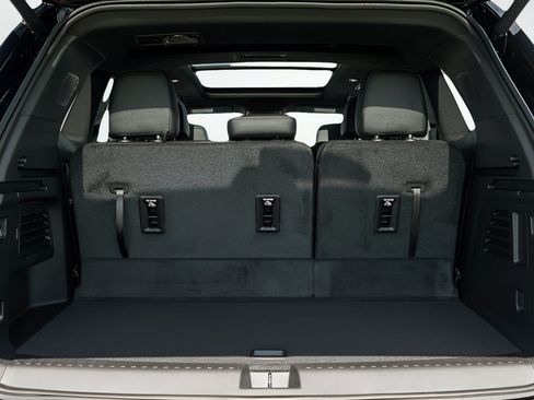 New 2026 GMC Acadia Elevation w/ Elevation Premium Package AWD/4WD image 8