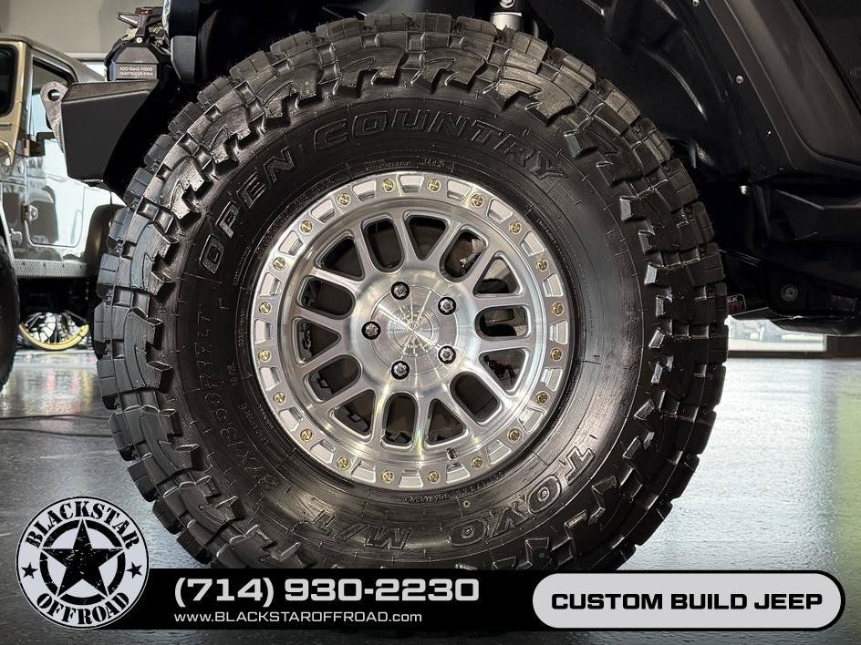Used 2024 Jeep Gladiator Rubicon w/ Technology Group AWD/4WD image 28