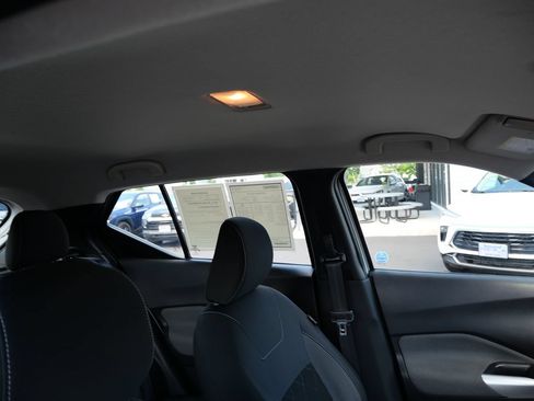Used 2019 Nissan Kicks SV FWD image 29