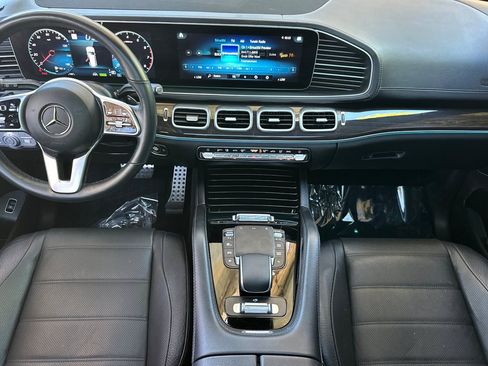Used 2022 Mercedes-Benz GLS 450 4MATIC image 15