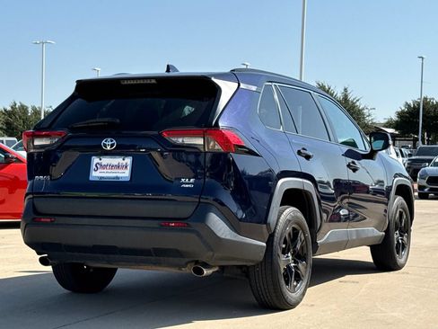 Used 2021 Toyota RAV4 XLE AWD/4WD image 8