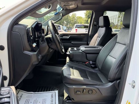Certified 2023 Chevrolet Silverado 1500 LT w/ Safety Package AWD/4WD image 9