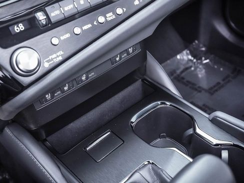 Certified 2024 Lexus ES 350 w/ Premium Package image 17