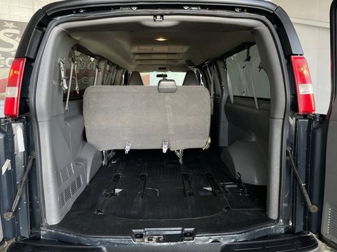 Used 2017 Chevrolet Express 3500 LT w/ LT Preferred Equipment Group image 13