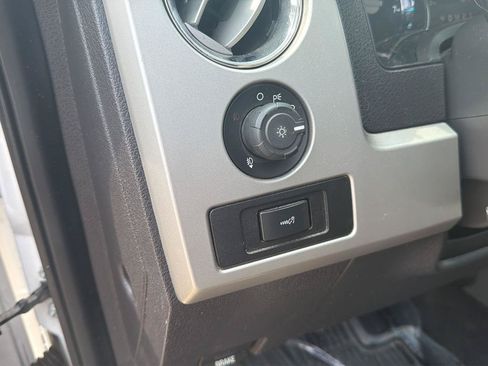 Used 2011 Ford F150 Lariat w/ Lariat Chrome Pkg AWD/4WD image 23