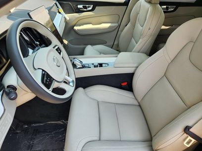 New 2026 Volvo XC60 T8 Ultra w/ Climate Package PRO