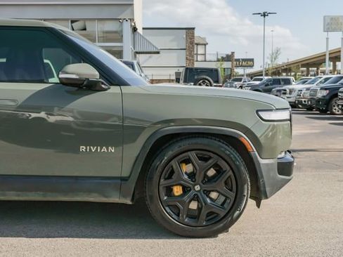 Used 2022 Rivian R1T Launch Edition image 12