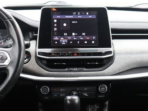 Used 2022 Jeep Compass Latitude image 13