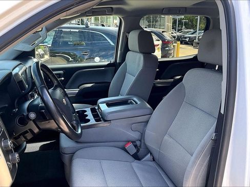 Used 2018 Chevrolet Silverado 1500 LT w/ LT Eassist Package AWD/4WD image 18