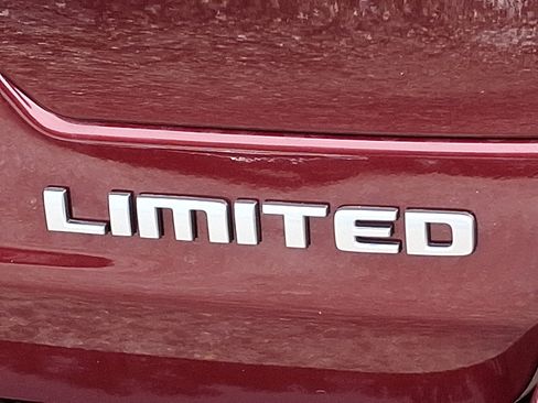 New 2025 Jeep Grand Cherokee Limited w/ Luxury Tech Group II image 17