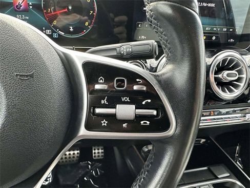 Used 2021 Mercedes-Benz GLA 250 4MATIC image 13