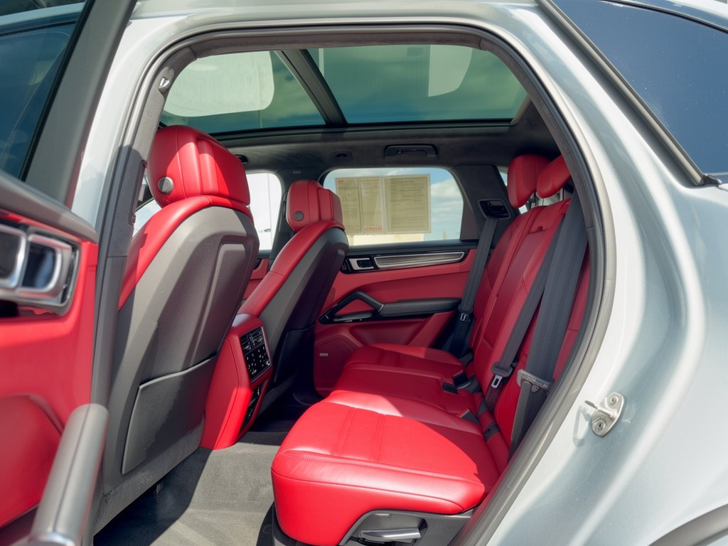 Certified 2021 Porsche Cayenne GTS AWD/4WD image 25